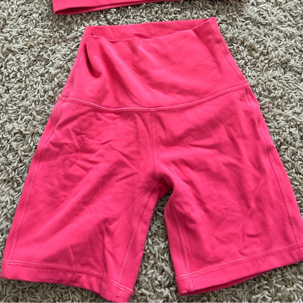 Lululemon women’s pink align biker shorts